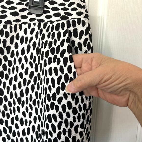 Talbots Wms 8 Slim Crop Black White Animal Print Ankle Pants Stretch Cotton - Picture 6 of 10